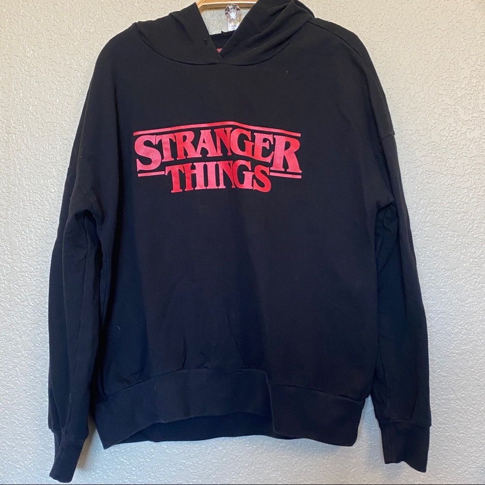 Stranger things Netflix hoodie large black and red